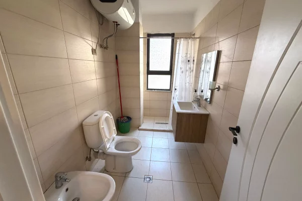 Shtepi me qera Apartament ne Tirane, 2+1, Mobilimi E mobiluar, Pagesa 70,000  Leke.