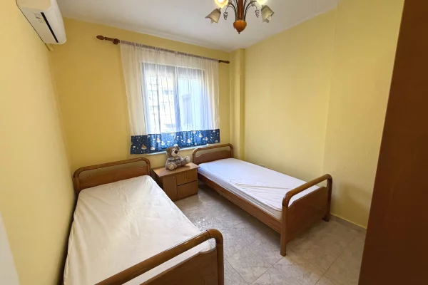 Shtepi me qera Apartament ne Tirane, 2+1, Mobilimi E mobiluar, Pagesa 70,000  Leke.