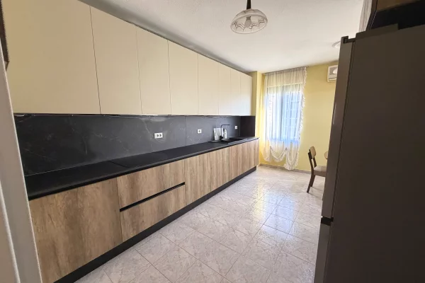 Shtepi me qera Apartament ne Tirane, 2+1, Mobilimi E mobiluar, Pagesa 70,000  Leke.