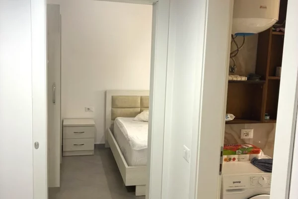 Shtepi me qera Apartament ne Tirane, 1+1, Mobilimi E mobiluar, Pagesa 45,000  Leke.