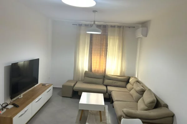 Shtepi me qera 1+1 ne Tirane - 45,000 Leke