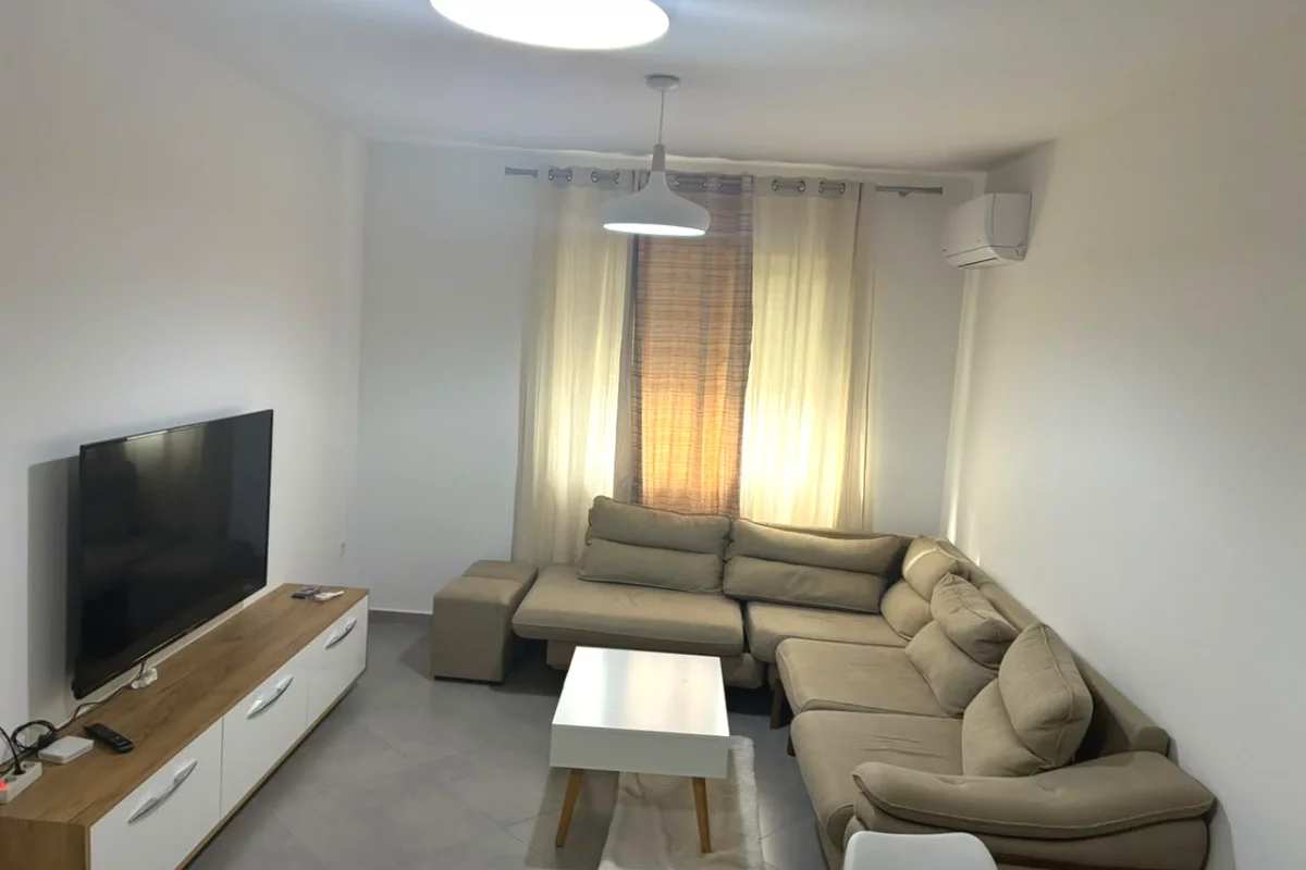 Shtepi me qera Apartament ne Tirane, 1+1, Mobilimi E mobiluar, Pagesa 45,000  Leke.