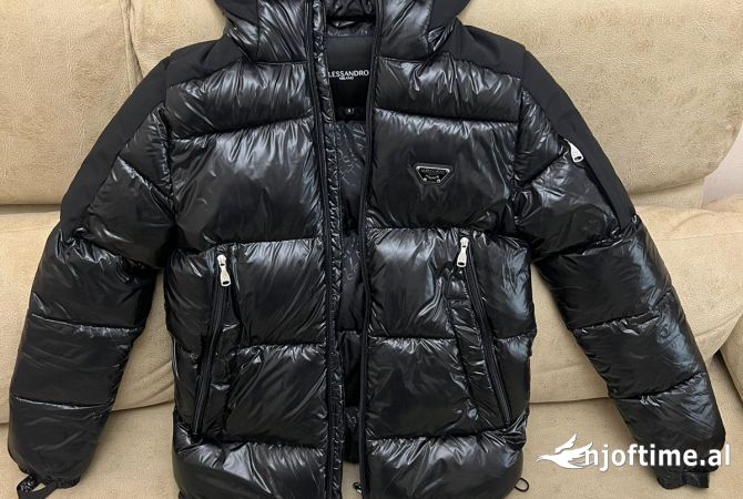 Veshje dhe Aksesor per te Rritur ne Tirane - 9,000 Leke