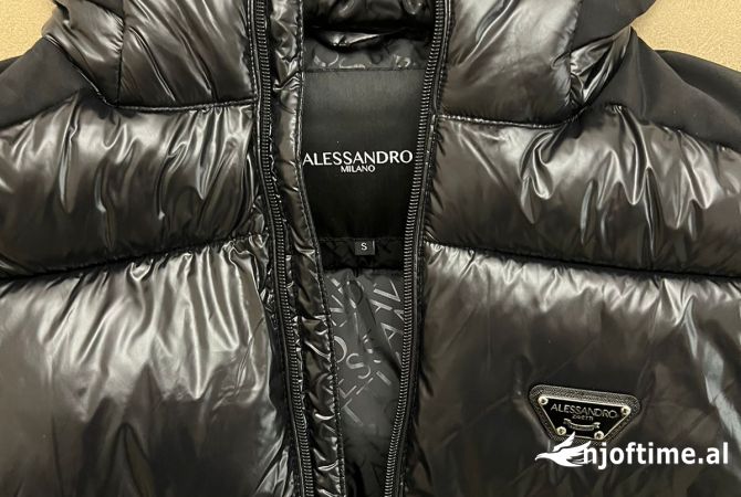 Veshje dhe Aksesor per te Rritur ne Tirane - 9,000 Leke