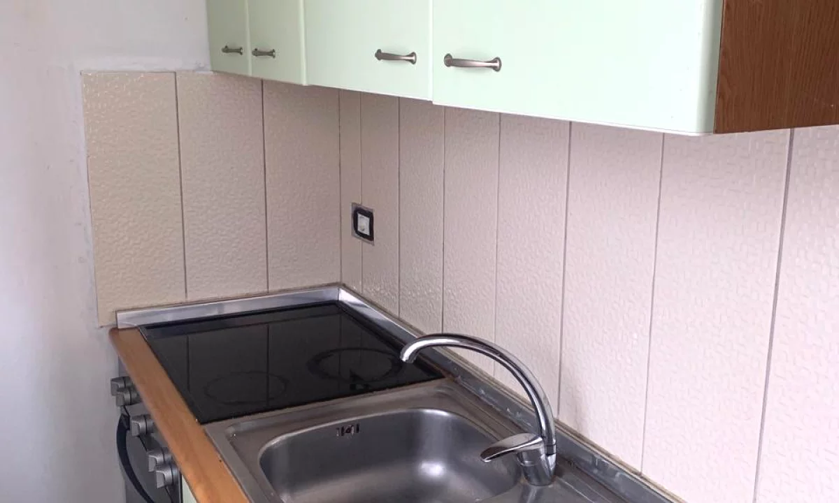 Shtepi me qera Shtepi Private ne Durres, 1+1, Mobilimi E mobiluar, Pagesa 20,000  Leke.