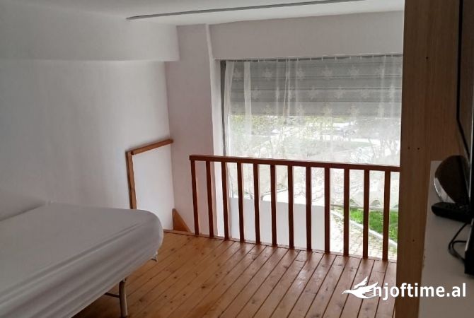 Ambiente Commerciale in Vendita 1+1 a Tirana - 33,000 Euro