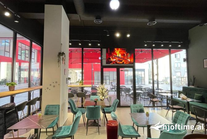 Ambiente Commerciale in Vendita 2+1 a Tirana - 47,000 Euro