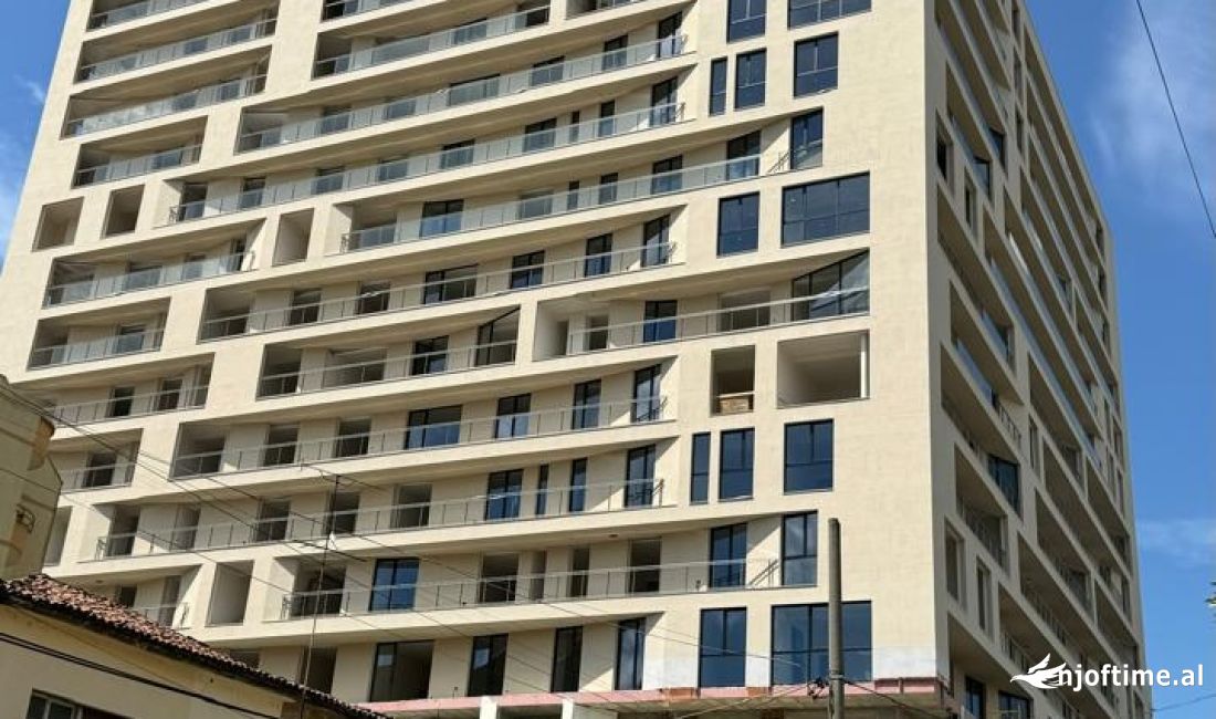 Shitet njesi Biznesi Rezidenca Mine Peza