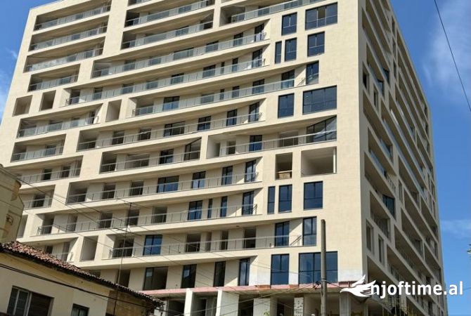 Shitet njesi Biznesi Rezidenca Mine Peza