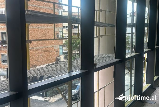 Shitet njesi Biznesi Rezidenca Mine Peza