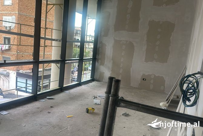 Shitet njesi Biznesi Rezidenca Mine Peza