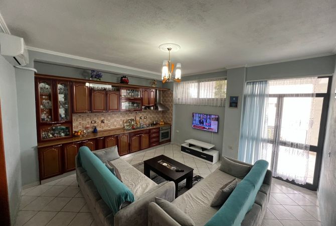 Jepet Me Qera Apartament 2+1+1 Ballkon Shkoze