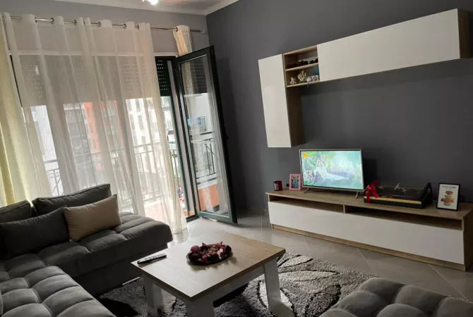 Shtepi me qera Apartament ne Tirane, 1+1, Mobilimi E mobiluar, Pagesa 550  Euro.