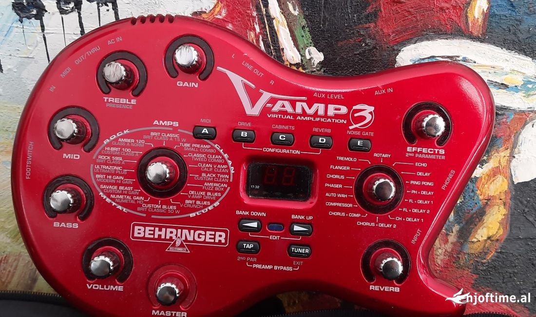 Behringer V-AMP3 Multi-Effects Guitar Pedal
