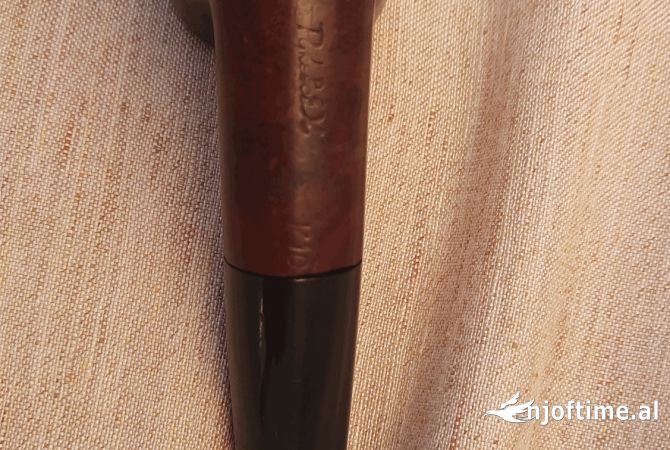 Veshje dhe Aksesor per te Rritur ne Tirane - 3,000 Leke