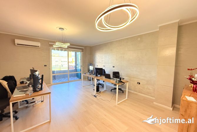 JEPET ME QERA AMBIENT BIZNESI PER ZYRA ME PARKING TE ISH BLLOKU!!