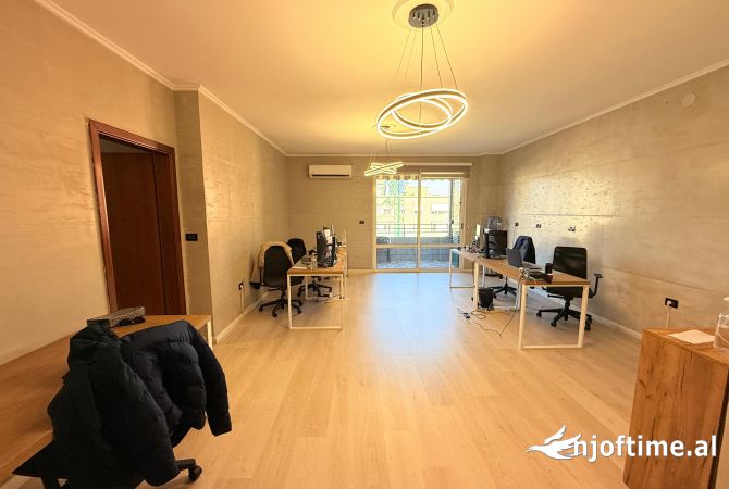 JEPET ME QERA AMBIENT BIZNESI PER ZYRA ME PARKING TE ISH BLLOKU!!