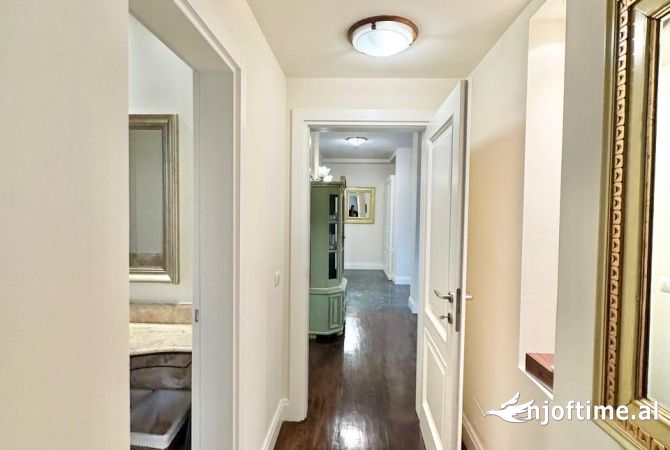 Shtepi me qera Apartament ne Tirane, 2+1, Mobilimi E mobiluar, Pagesa 1,000  Euro.