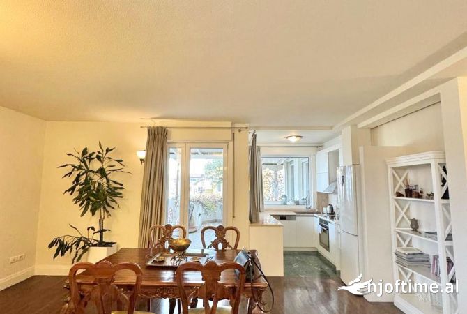 Shtepi me qera Apartament ne Tirane, 2+1, Mobilimi E mobiluar, Pagesa 1,000  Euro.