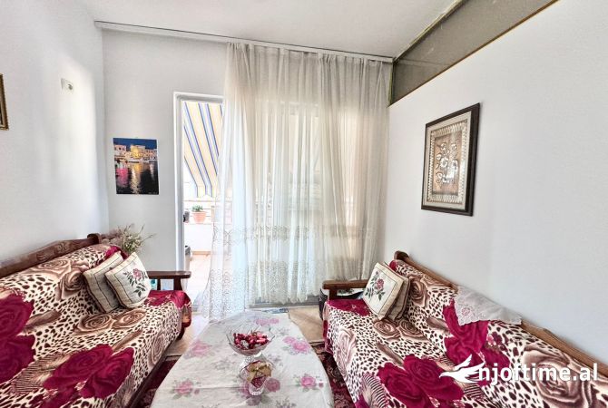 Shtepi ne shitje Apartament ne Tirane, 2+1, Mobilimi E mobiluar, Pagesa 153,000  Euro.