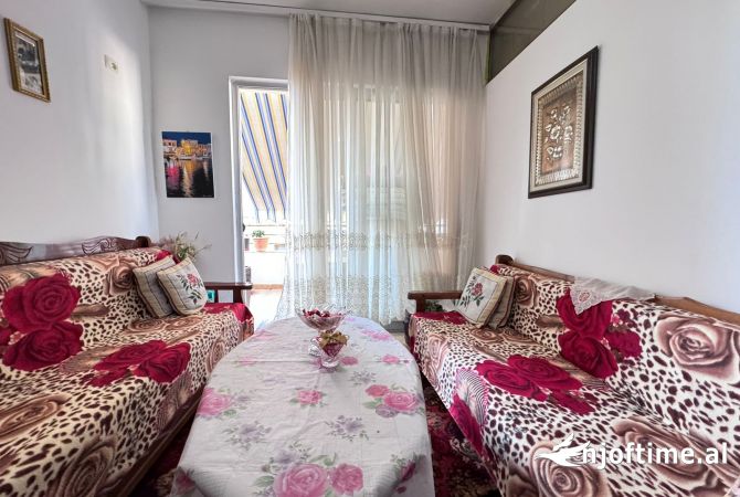 Shtepi ne shitje Apartament ne Tirane, 2+1, Mobilimi E mobiluar, Pagesa 153,000  Euro.