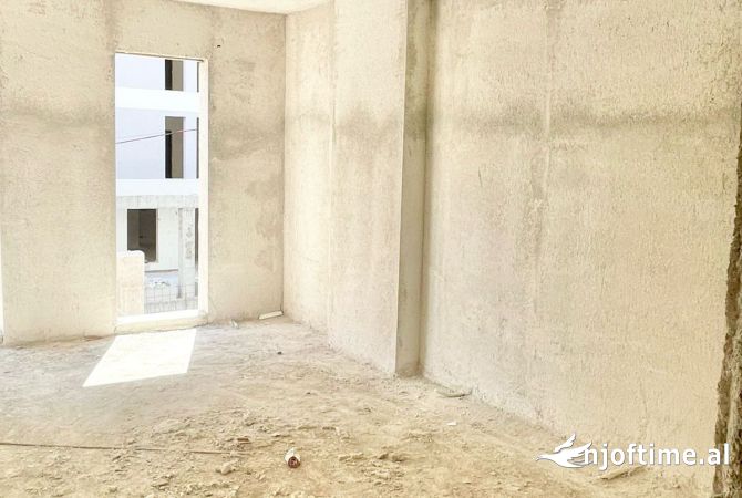 APARTAMENT NE SHITJE  2+1 TE UNIVERS CITY NE PROCES PERFUNDIMI / QTU