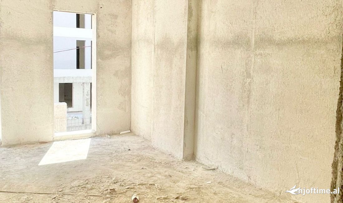 Shtepi ne shitje Apartament ne Tirane, 2+1, Mobilimi Bosh, pa mobiluar, Pagesa 92,000  Euro.