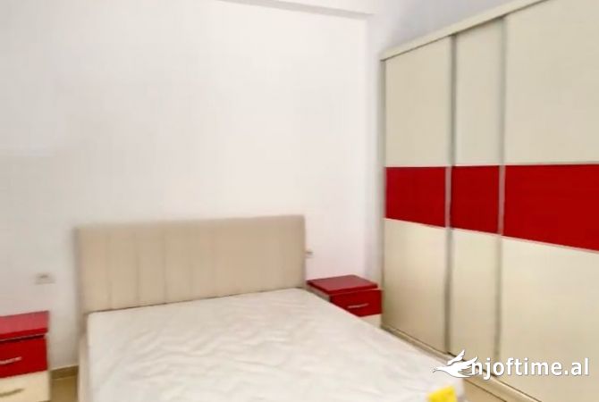 Shtepi ne shitje Apartament ne Tirane, 1+1, Mobilimi E mobiluar, Pagesa 65,000  Euro.
