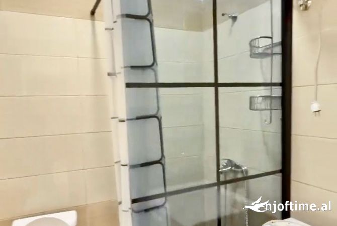 Shtepi ne shitje Apartament ne Tirane, 1+1, Mobilimi E mobiluar, Pagesa 65,000  Euro.