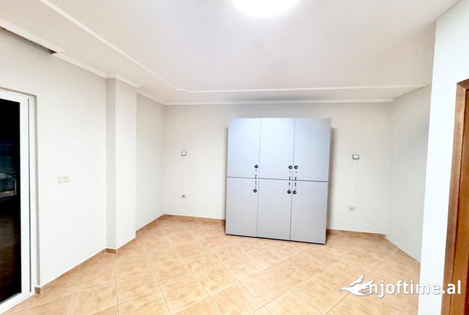 APARTAMENT /AMBIENT ME QIRA TE SHESHI WILLSON 4+1+2