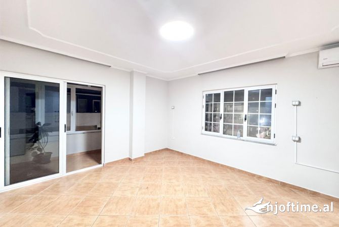 APARTAMENT /AMBIENT ME QIRA TE SHESHI WILLSON 4+1+2