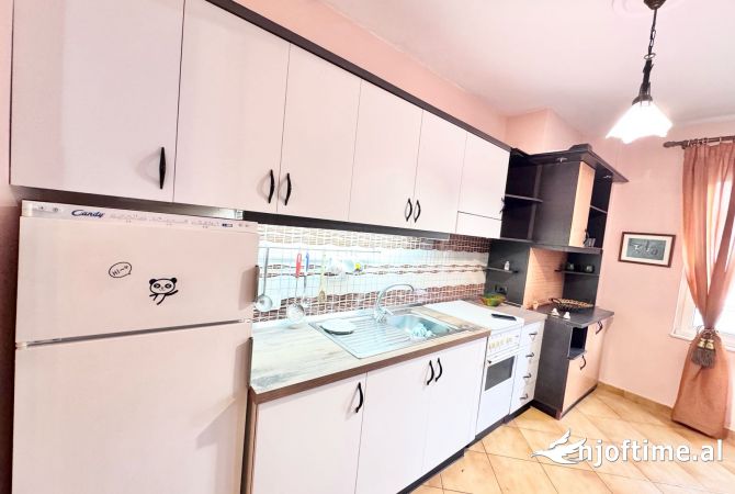 Appartamento in affitto a Tirana 2+1, Arredato