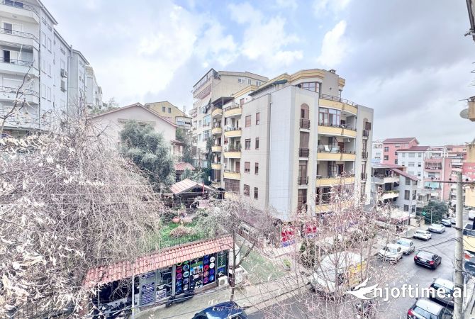 Appartamento in affitto a Tirana 2+1, Arredato