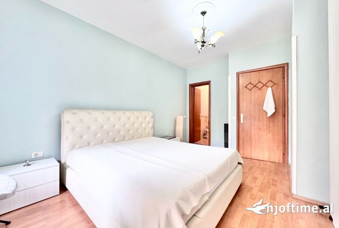 Appartamento in affitto a Tirana 2+1, Arredato