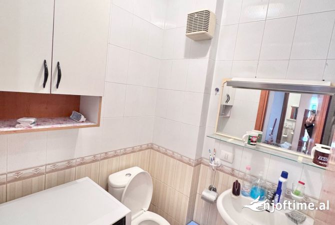 Appartamento in affitto a Tirana 2+1, Arredato