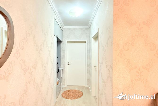 Shtepi ne shitje Apartament ne Tirane, 2+1, Mobilimi E mobiluar, Pagesa 196,000  Euro.