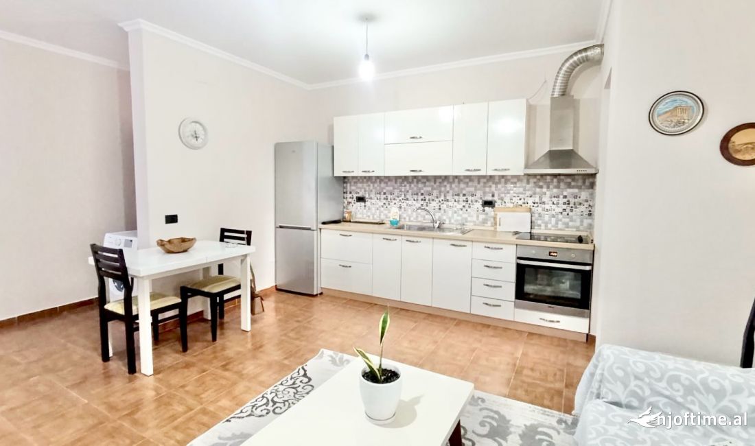 Appartamento in affitto a Tirana 1+1, Arredato