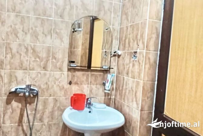 Appartamento in affitto a Tirana 1+1, Arredato