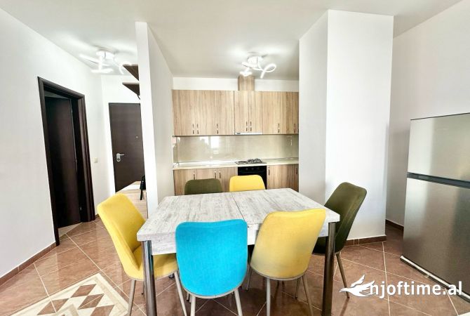 Shtepi ne shitje Apartament ne Tirane, 2+1, Mobilimi E mobiluar, Pagesa 244,000  Euro.
