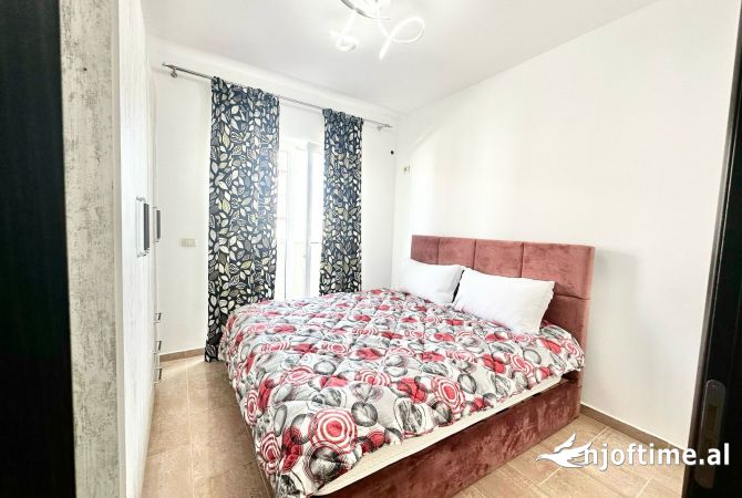 Shtepi ne shitje Apartament ne Tirane, 2+1, Mobilimi E mobiluar, Pagesa 244,000  Euro.
