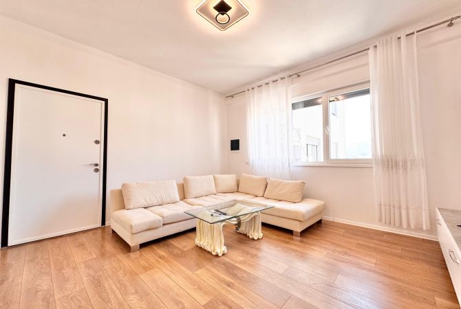 *APARTAMENT ME QIRA 2+1+POST PARKIMI KINOSTUDIO