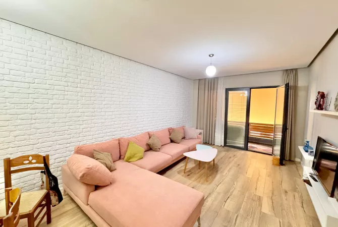 APARTAMENT 2+1 ME QIRA NE YZBERISHT PRANE PALESTER UNIK*