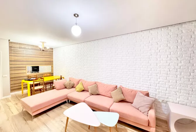 Shtepi me qera Apartament ne Tirane, 2+1, Mobilimi E mobiluar, Pagesa 550  Euro.