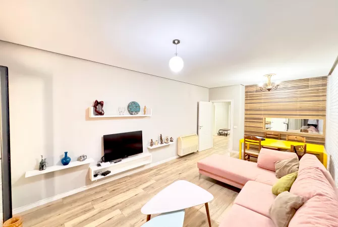 Shtepi me qera Apartament ne Tirane, 2+1, Mobilimi E mobiluar, Pagesa 550  Euro.