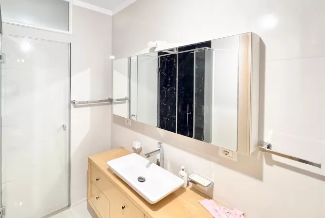 Shtepi me qera Apartament ne Tirane, 2+1, Mobilimi E mobiluar, Pagesa 550  Euro.