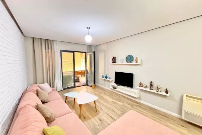 Shtepi me qera Apartament ne Tirane, 2+1, Mobilimi E mobiluar, Pagesa 550  Euro.