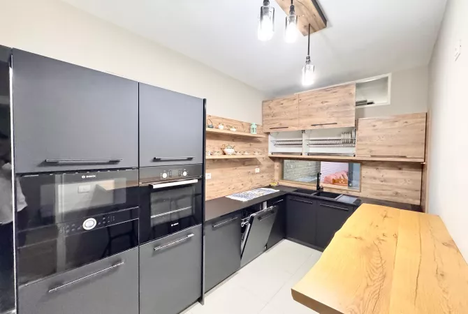 Shtepi me qera Apartament ne Tirane, 2+1, Mobilimi E mobiluar, Pagesa 550  Euro.