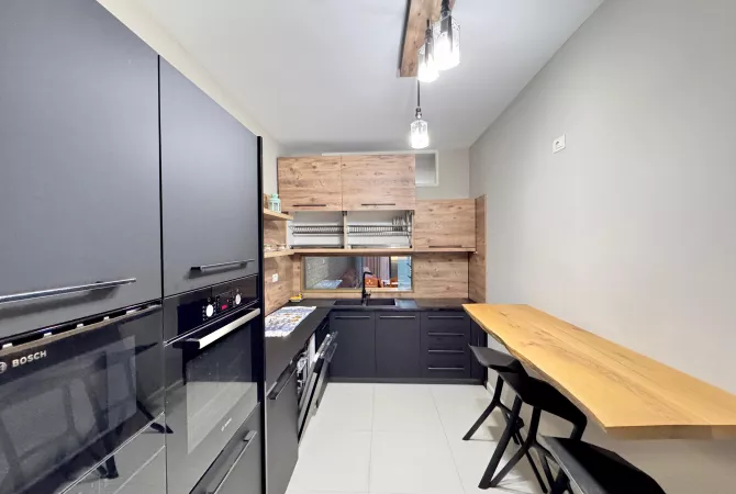 Shtepi me qera Apartament ne Tirane, 2+1, Mobilimi E mobiluar, Pagesa 550  Euro.