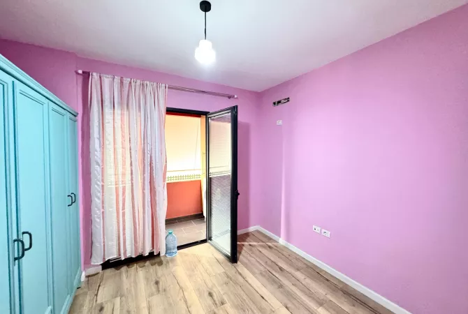 Shtepi me qera Apartament ne Tirane, 2+1, Mobilimi E mobiluar, Pagesa 550  Euro.