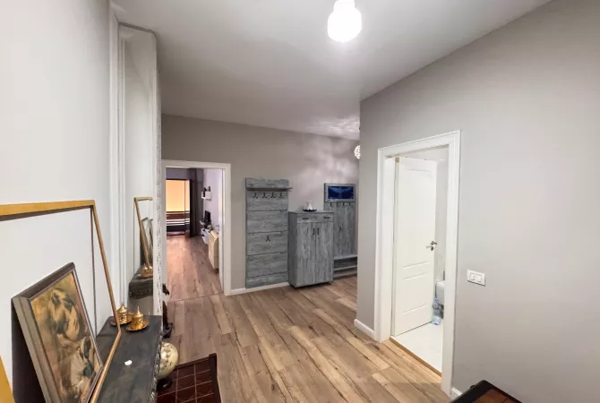 Shtepi me qera Apartament ne Tirane, 2+1, Mobilimi E mobiluar, Pagesa 550  Euro.
